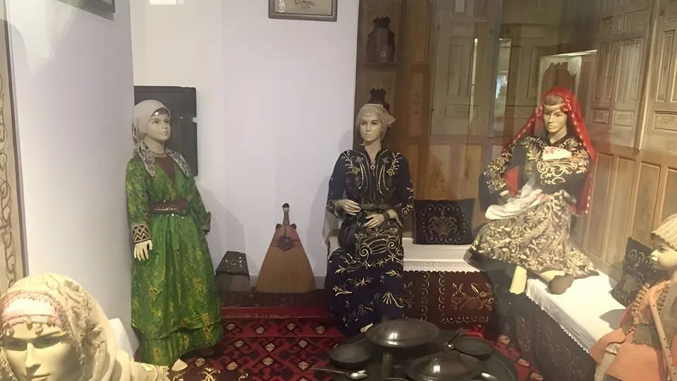 Osmanlı Döneminde Edirne’nin Yöresel Kadın Kıyafetleri - I