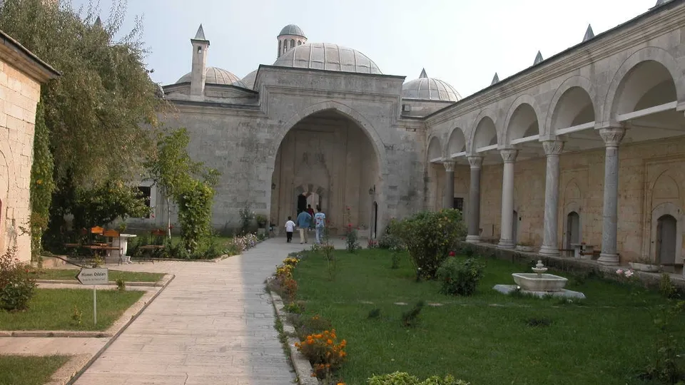 Edirne Sultan II. Bayezid Dârüşşifası ve Grafitiler