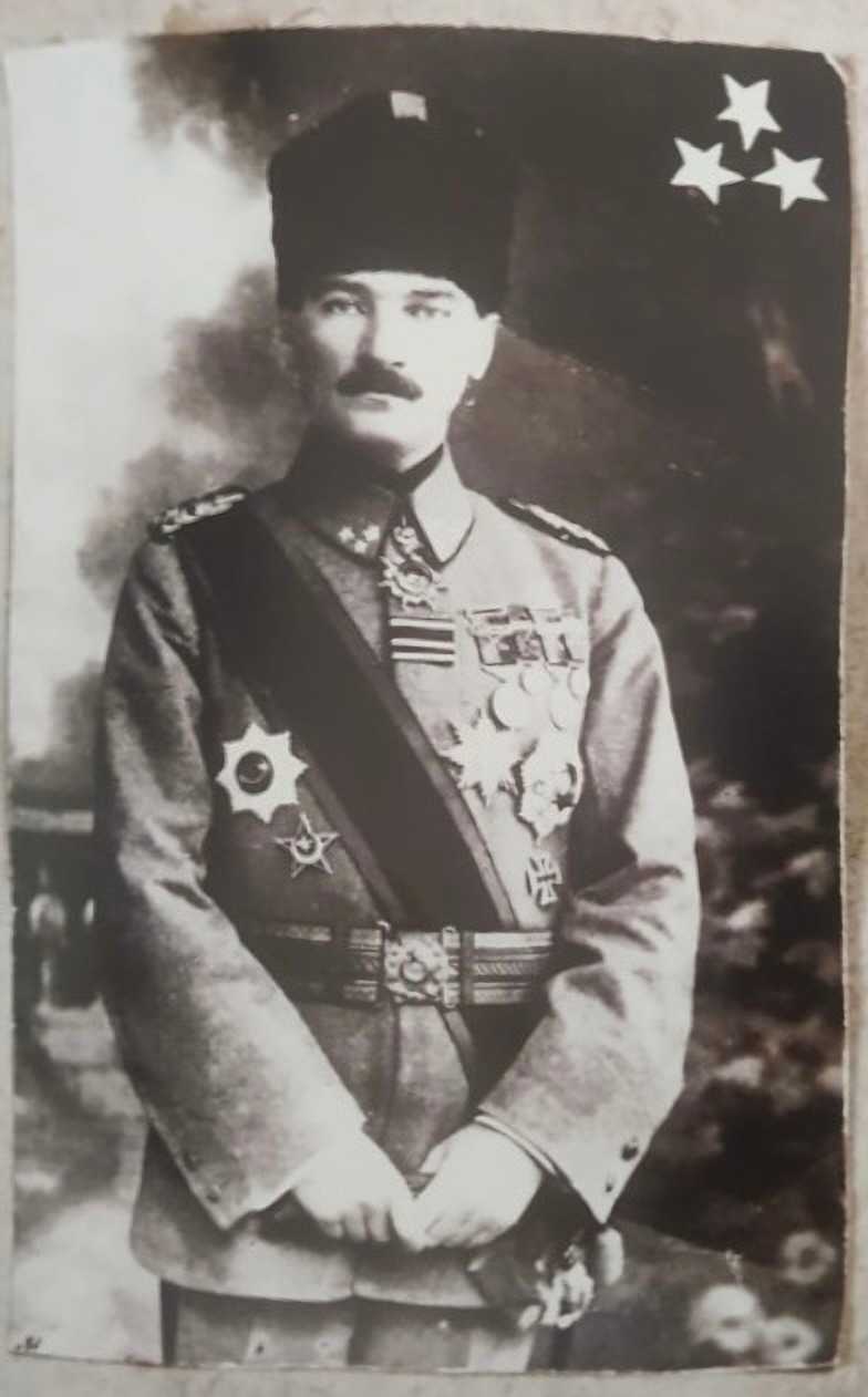 Resim 2: Mustafa Kemal Atatürk