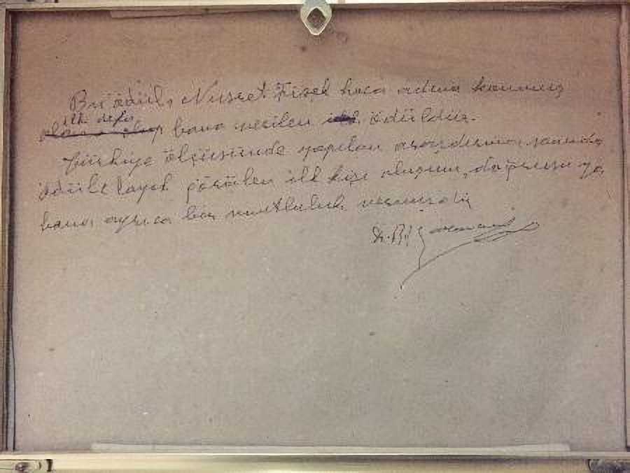 Resim 11 -Dr.Ratip Kazancıgil'e verilen Nusret Fişek Halk Sağlığı ödülü ve belgenin arkasında Ratıp Hoca'nın kendi el yazısı ile yazdıkları.(Bu ödül,Nusret Fişek Hoca adına konulmuş ve ilk defa bana verilen ödüldür. Türkiye ölçüsünde yapılan araştırma sonunda ödüle lâyık görülen ilk kişi oluşum, doğrusu ya bana ayrıca mutluluk vermiştir. İmza)