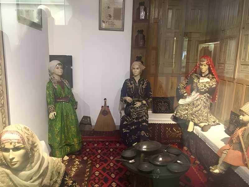 Osmanlı Döneminde Edirne’nin Yöresel Kadın Kıyafetleri - I