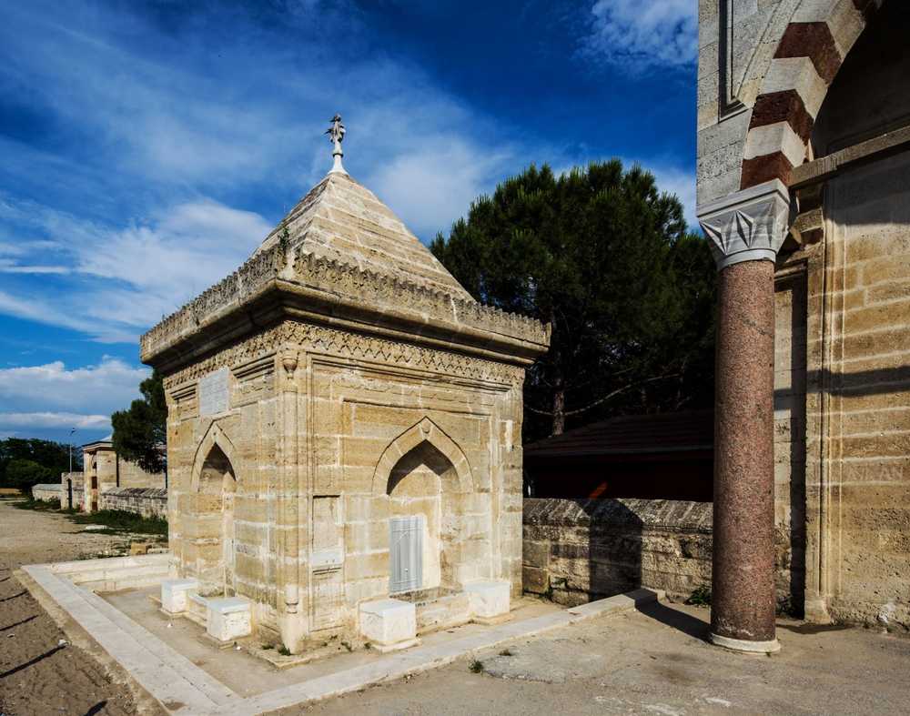 Resim 2: Sinan Ağa Çeşmesi (onarımdan sonraki durumu). Fotoğraf kaynak 5